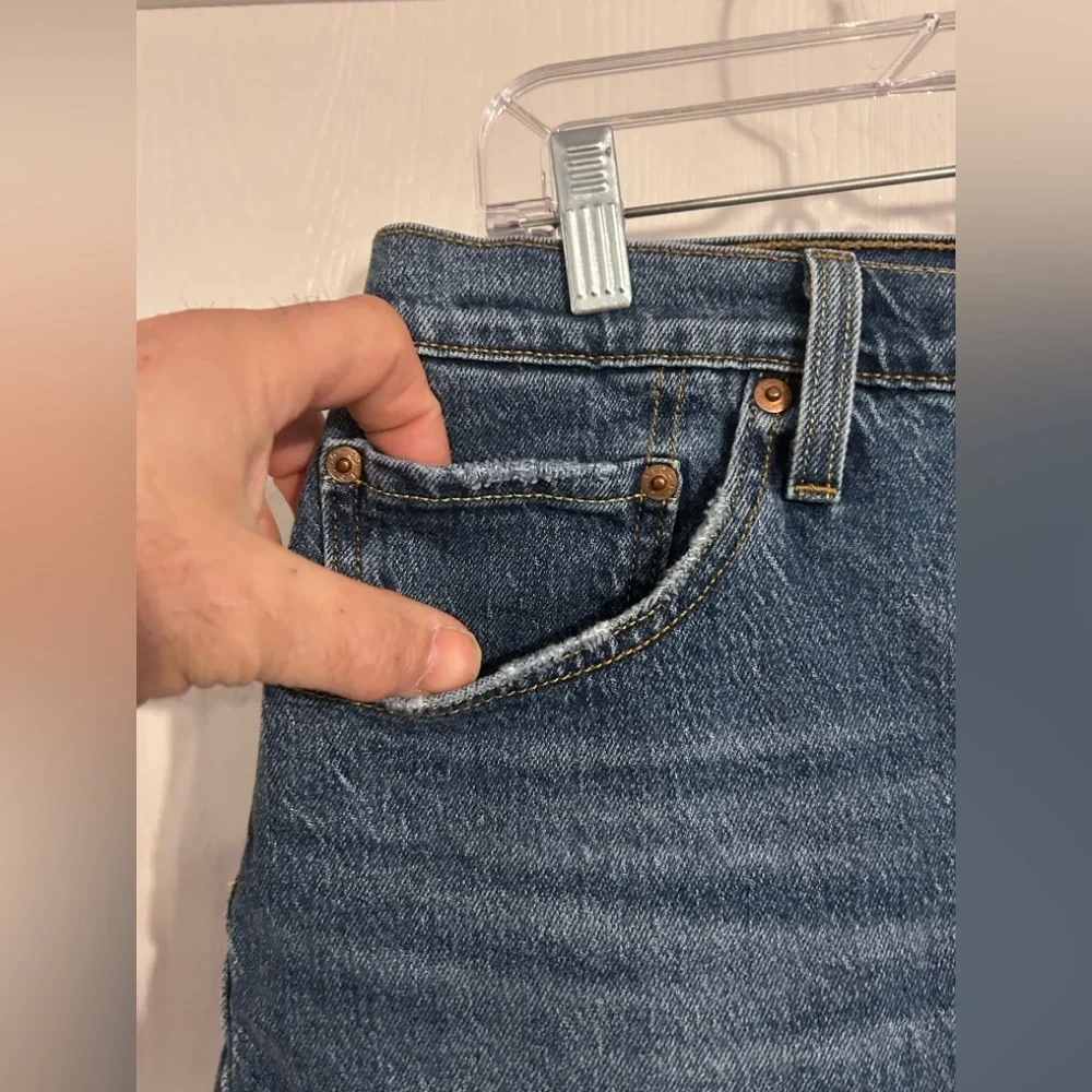 Levi’s Women’s 501 Button fly denim shorts Waist 31”